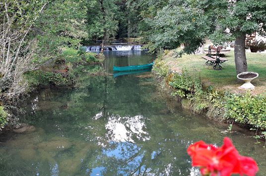 Entrez et tapons la causette... Chambres-hote-table-moulin-benedicty-causses-quercy-cahors